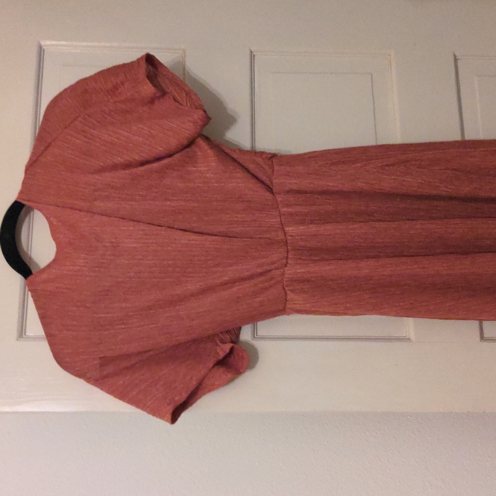 Pink long dress with crossover front - Picture 4 of 6